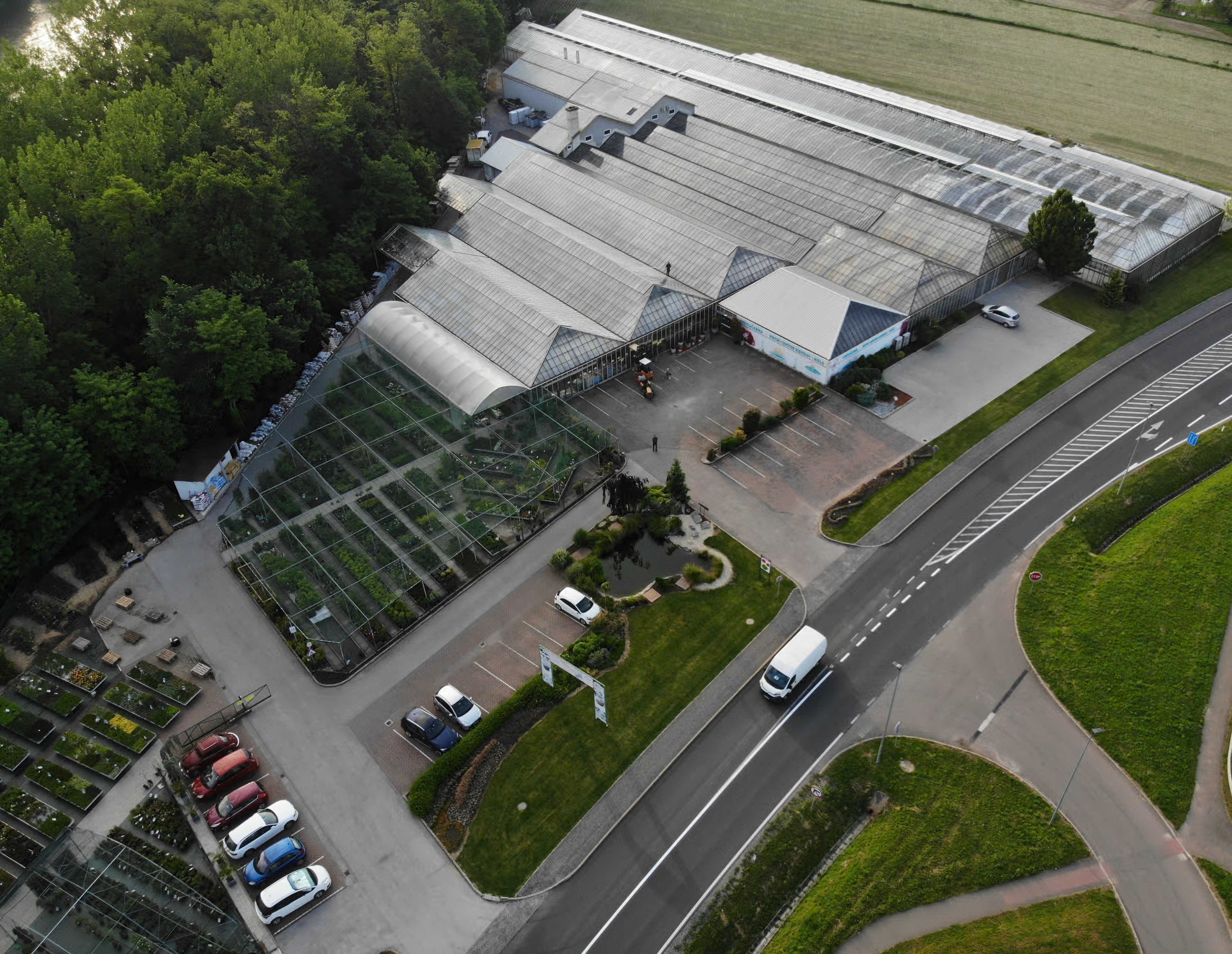 vrtni center kurbus iz zraka